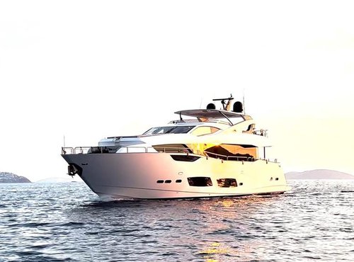 2019' Sunseeker 95 Yacht-images-0