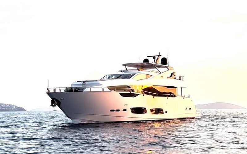 2019' Sunseeker 95 Yacht-images-0