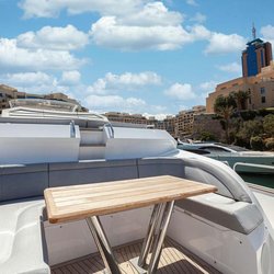 2019' Sunseeker 95 Yacht-images-1