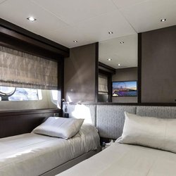 2019' Sunseeker 95 Yacht-images-17