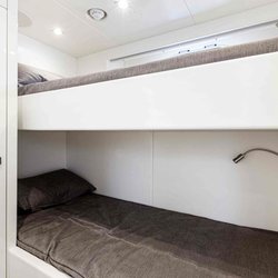 2019' Sunseeker 95 Yacht-images-24
