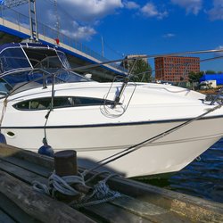 Bayliner245_01
