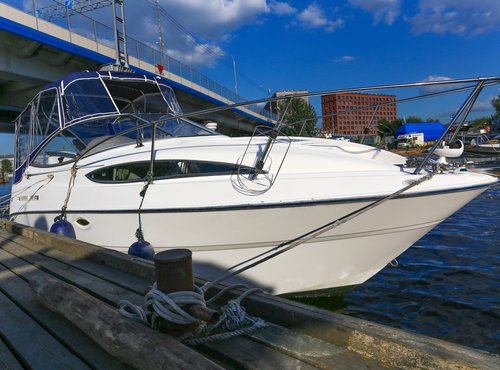 Bayliner245_01